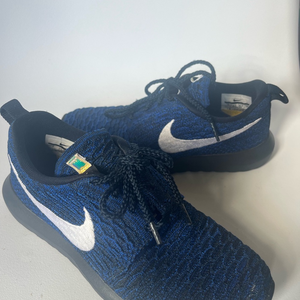 Nike Roshe Flynit dark obsidian blue women’s size 6